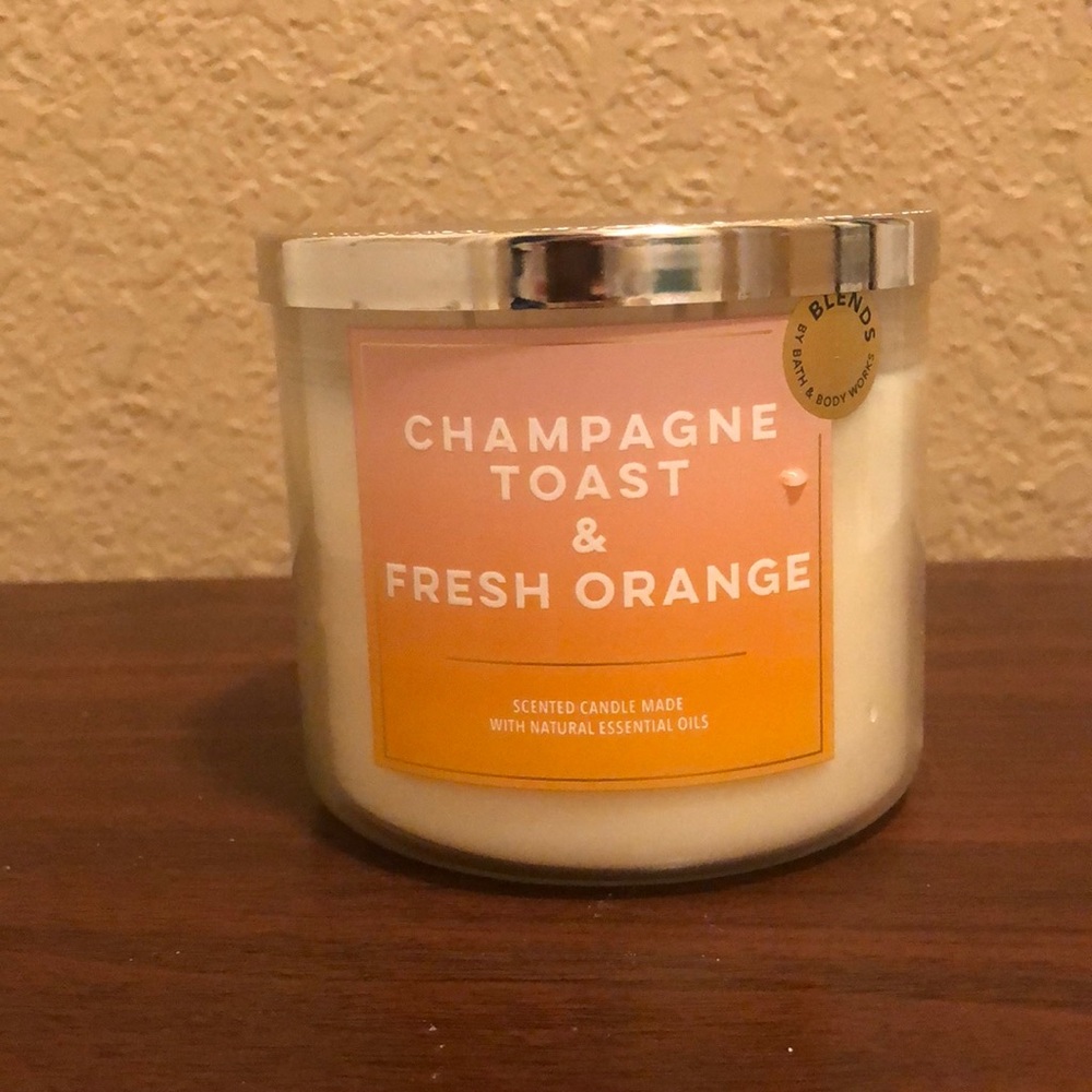 NWT Bath and Body Works Champagne Toast & Fresh Orange Blended 3 wick candle.